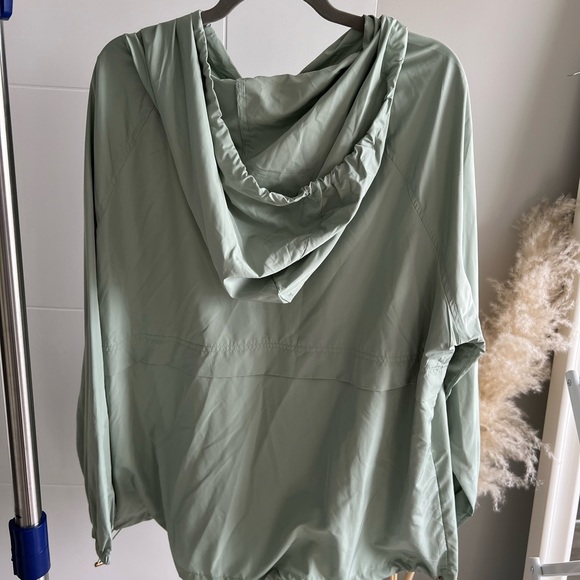 Main Strip Sage Green Windbreaker - 1X - Picture 8 of 11